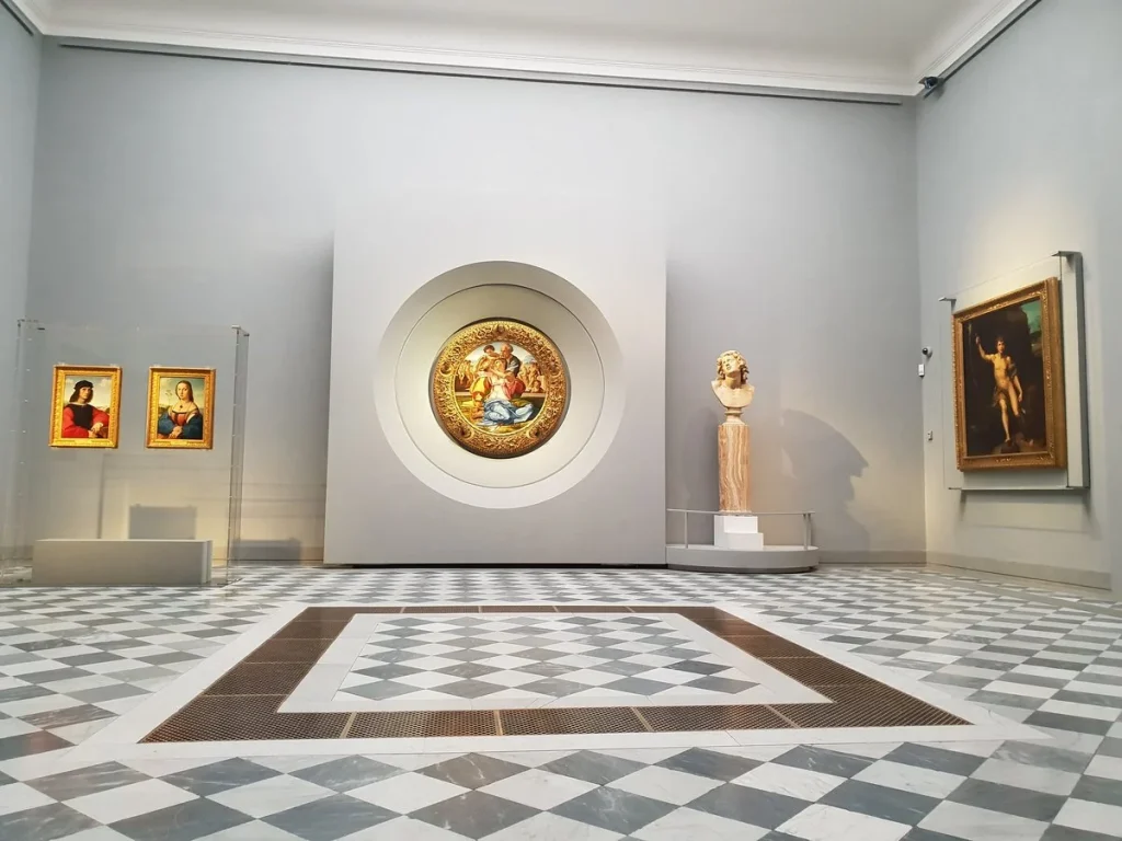 Tondo Doni di Michelangelo agli Uffizi: NFT e diritto d'autore sulle opere museali